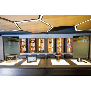 產品展示櫃.jpg