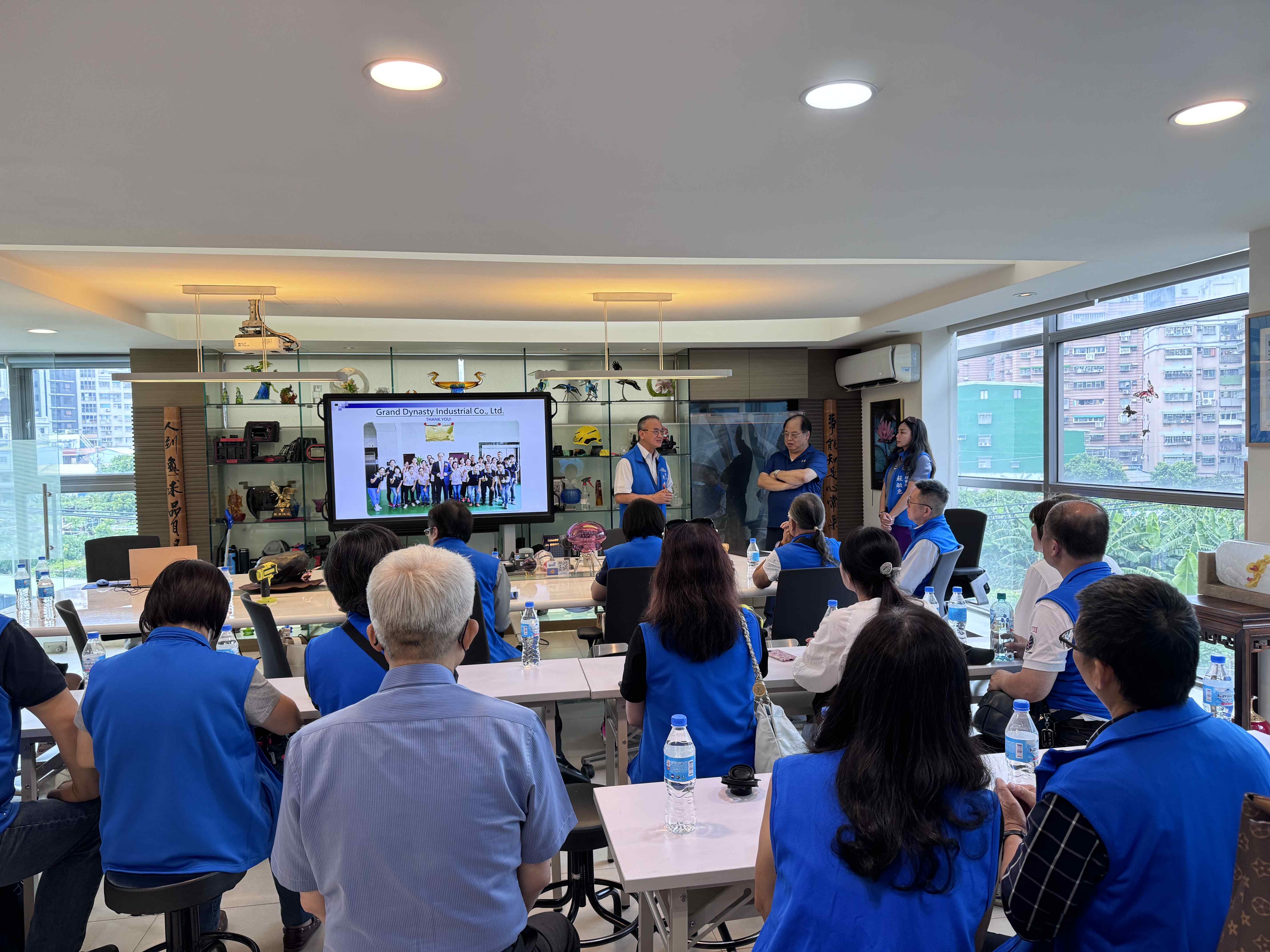 Taipei City Association of Parents Association Presidents Visit-4
