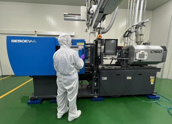 ISO 7 Class 10,000 Cleanroom Injection Molding Machines